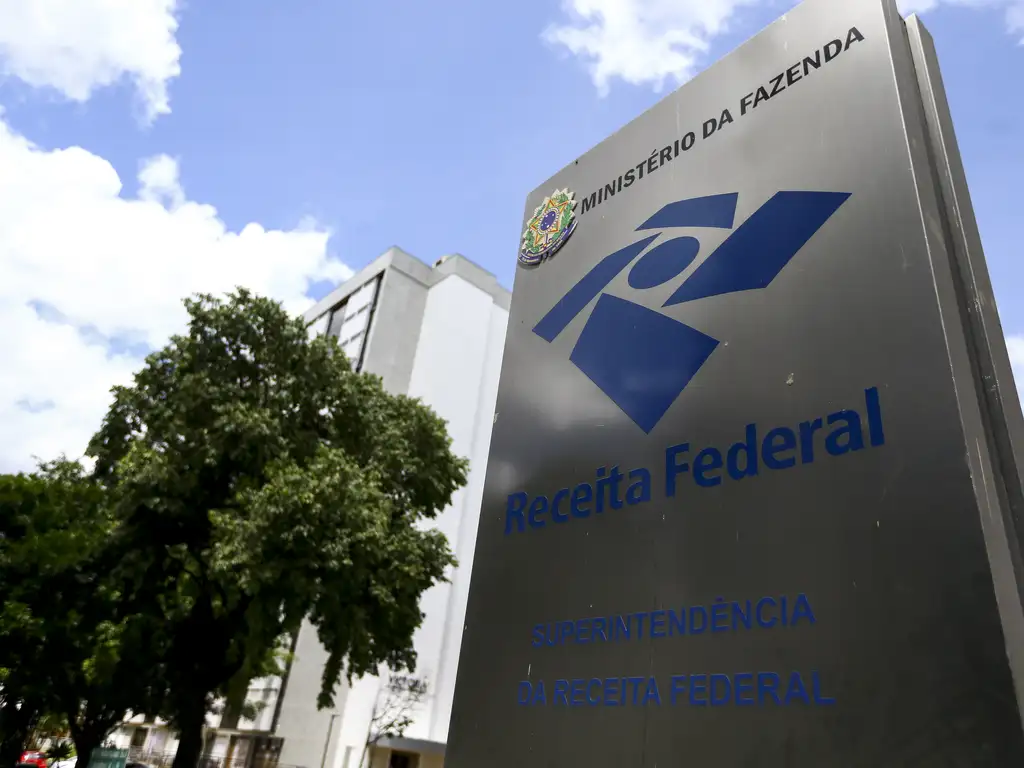 UNAFISCO EXIGE MUDANÇAS URGENTES NA RECEITA FEDERAL: EM JOGO O FUTURO DA FISCALIZAÇÃO!