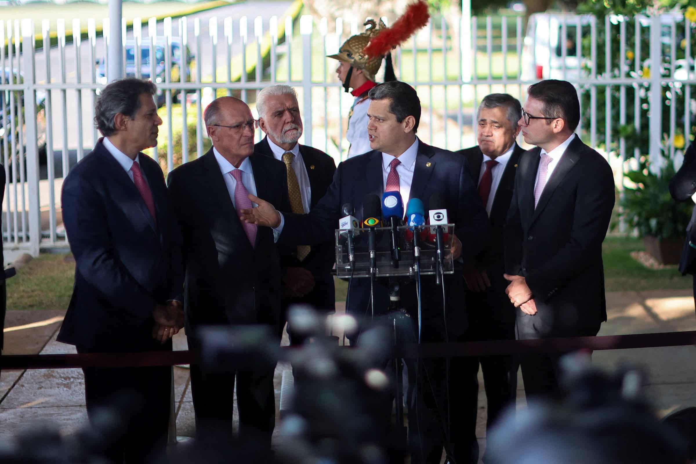 URGENTE: Haddad Quer Aumentar Seus Impostos! IOF nas Alturas e Isenções Rumo ao FIM!
