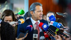 URGENTE: Lula em Decisão CRUCIAL sobre IOF com Motta e Alcolumbre!