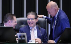 URGENTE: Motta Lança Alerta Bombástico contra Aumento de Impostos e Declara Guerra ao IOF!