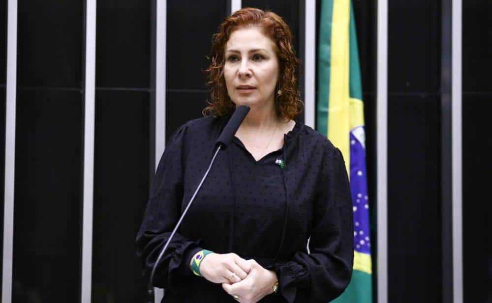 URGENTE: STF EXIGE EXTRADIÇÃO IMEDIATA DE CARLA ZAMBELLI!