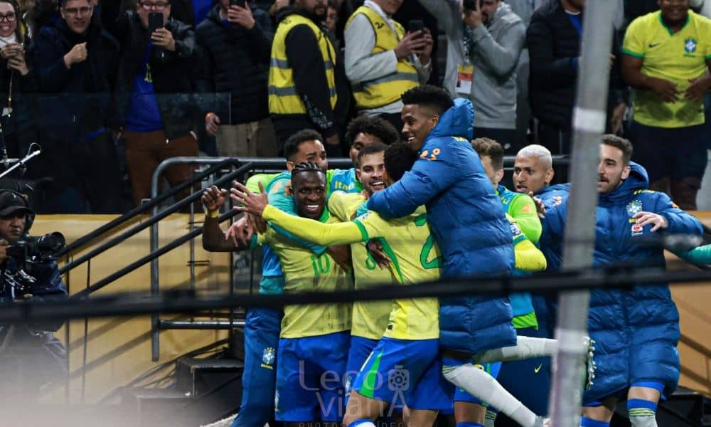 Vinicius Júnior Brilha! Brasil Vence com Ancelotti e Rumo à Copa do Mundo!