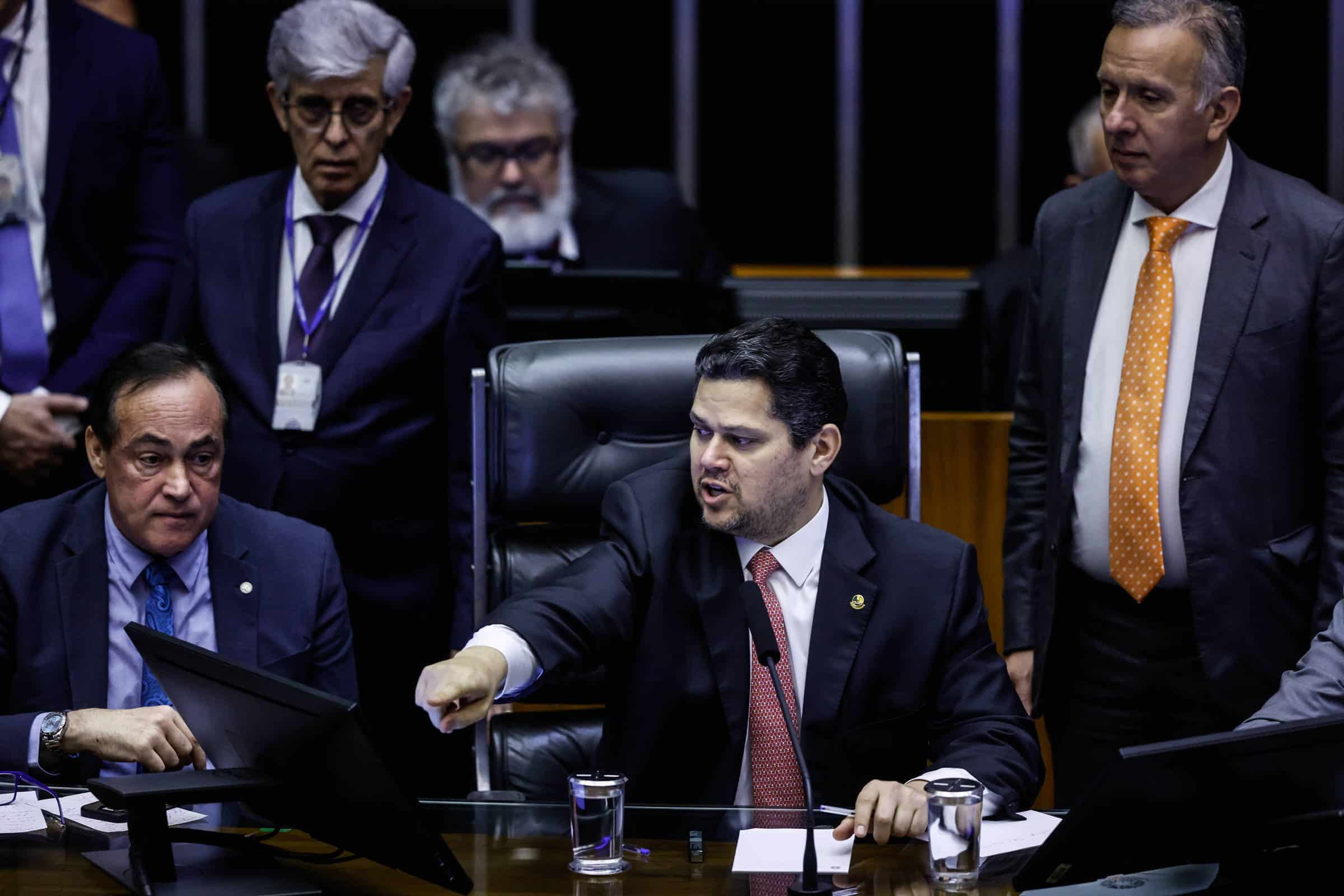 ALERTA URGENTE: Senado PROCRASTINA Votação de Precatórios!