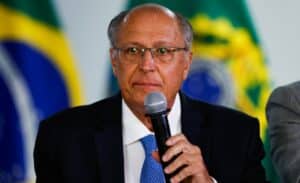 Alckmin Rejeita Pedido Bombástico do Governo: Tarifas de Trump Permanecem!