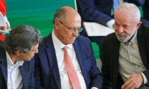Alckmin em Alerta: Governo Luta Contra Taxação dos EUA!