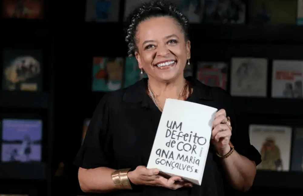 Barrando Crônicas do Passado: Ana Maria Gonçalves Faz História como a Primeira Mulher Negra na Academia Brasileira de Letras!