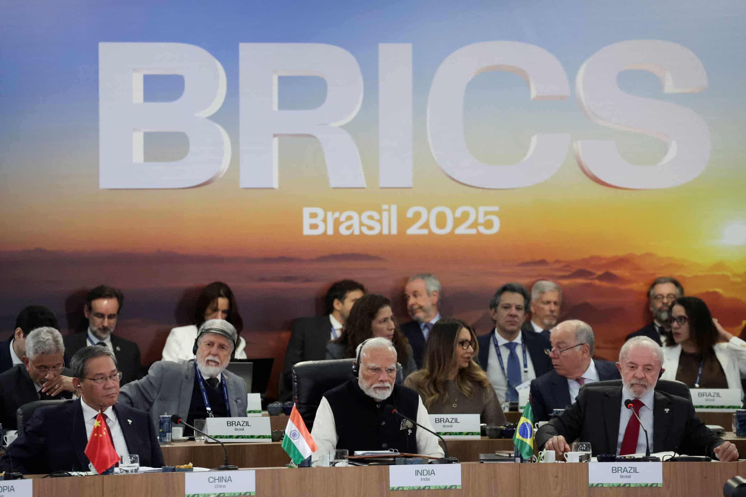 Brics DECLARA GUERRA às Big Techs: Países vão regular gigantes da tecnologia!