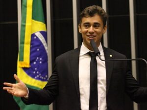CHOCANTE! Nikolas Detona: Mascote da COP30 Anda Para Trás e Pega Fogo!