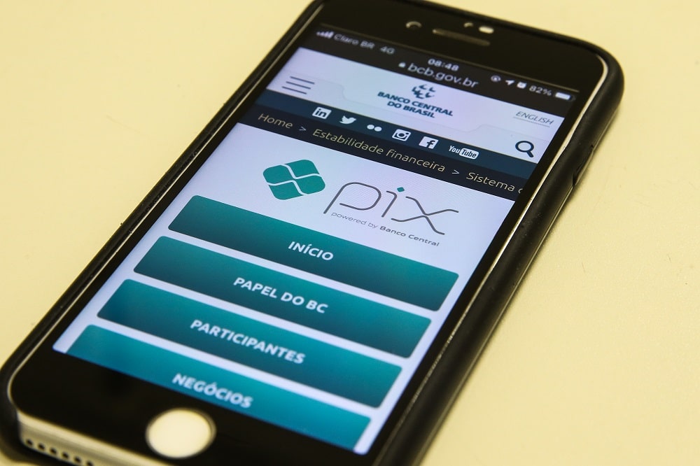 Caos no Pix! Banco Central Fecha Três Bancos Após Ataque Hacker Surpreendente!