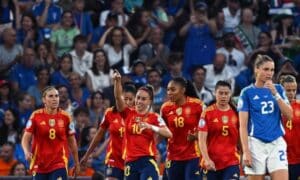 Choque nas Quadras: Itália é Derrotada, Mas Crucial Avanço Nas Quartas da Euro Feminina!