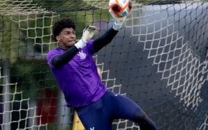 Corinthians Sob Pressão: Treinos Intensos e Hugo Souza Promete Revolução no Clube!