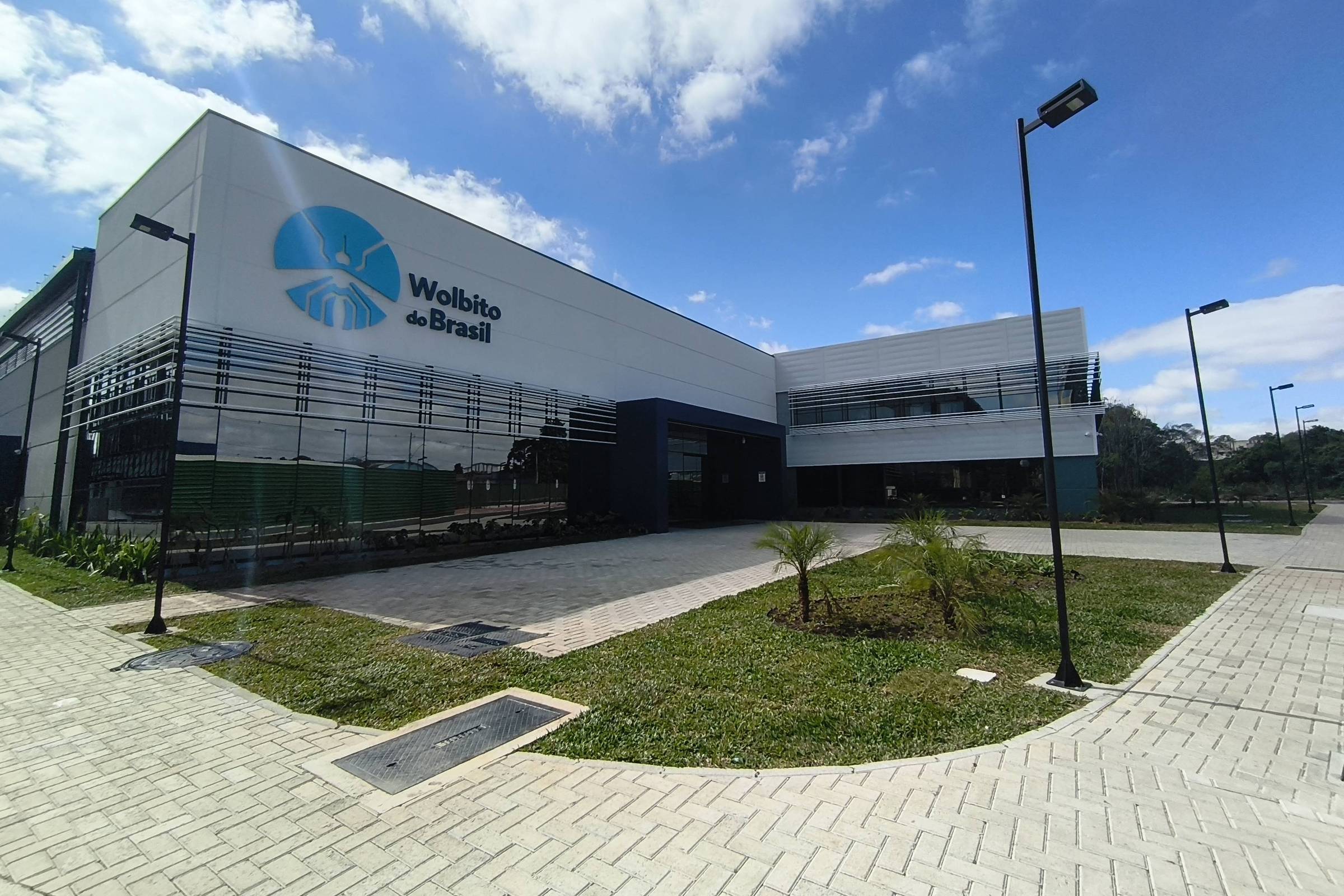 Curitiba Lança Fábrica de Mosquitos 'Super' Anti-Dengue! Uma Revolução no Combate!