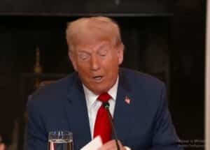 Dólar em Nuvens: Trump Impõe Tarifa Assustadora de 50% e Mercado em Frenesi!