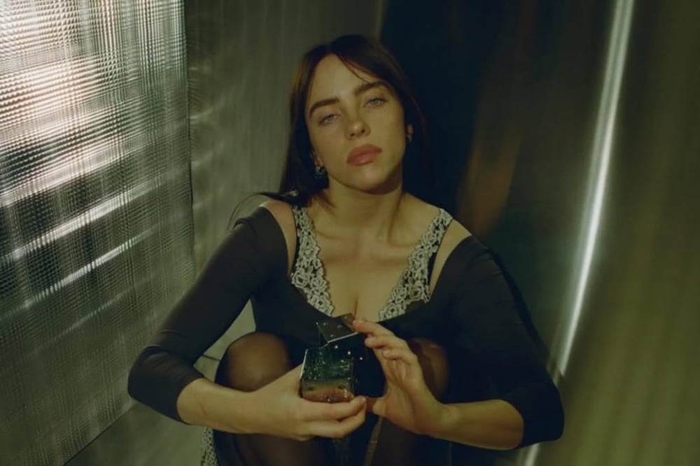 Furor nos Bastidores: Billie Eilish Acusa Fãs de Racismo e Gera Polêmica Explosiva!