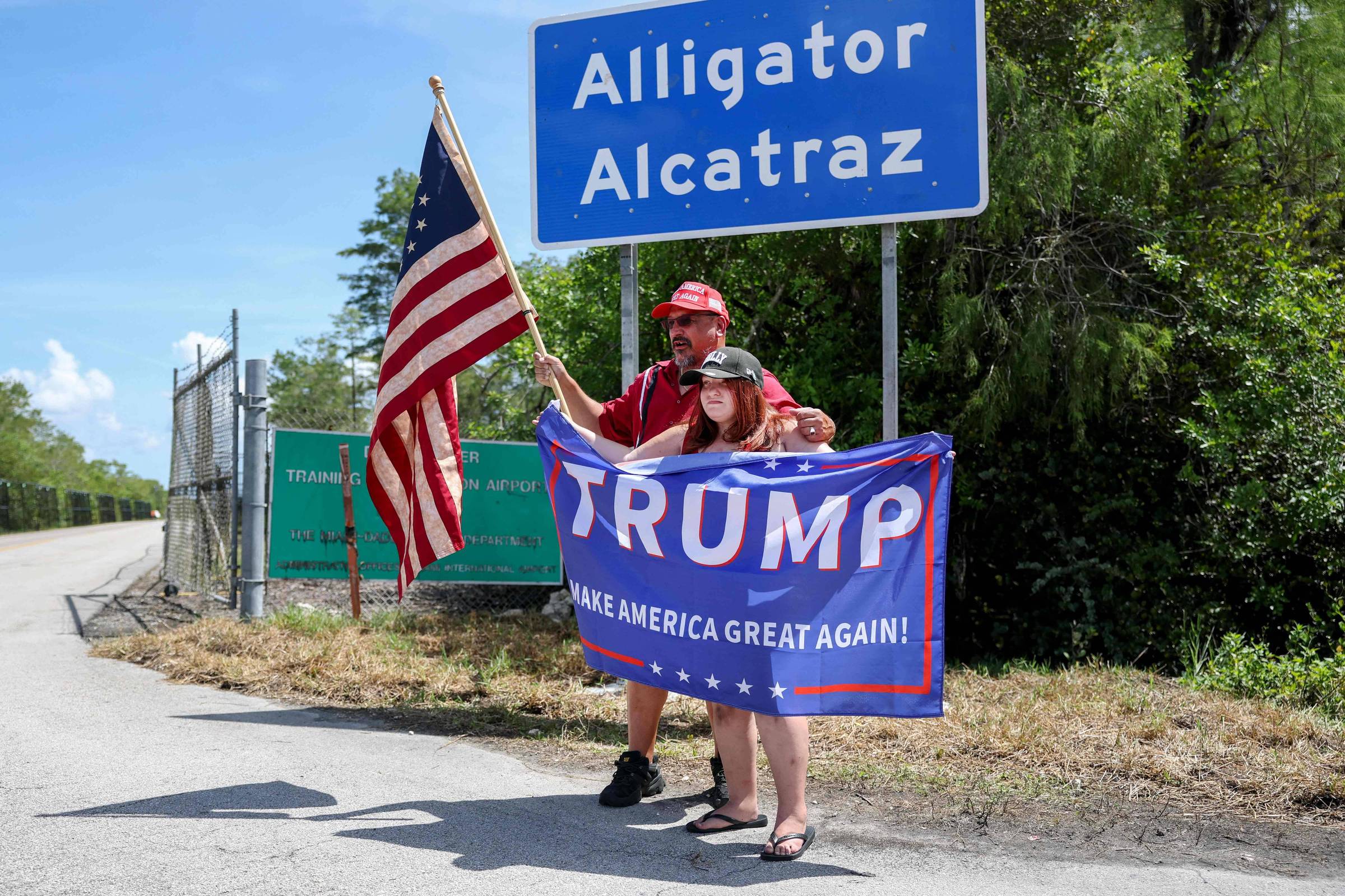 Imigrantes Revelam Terror na 'Alcatraz dos Jacarés': Caos Absoluto!