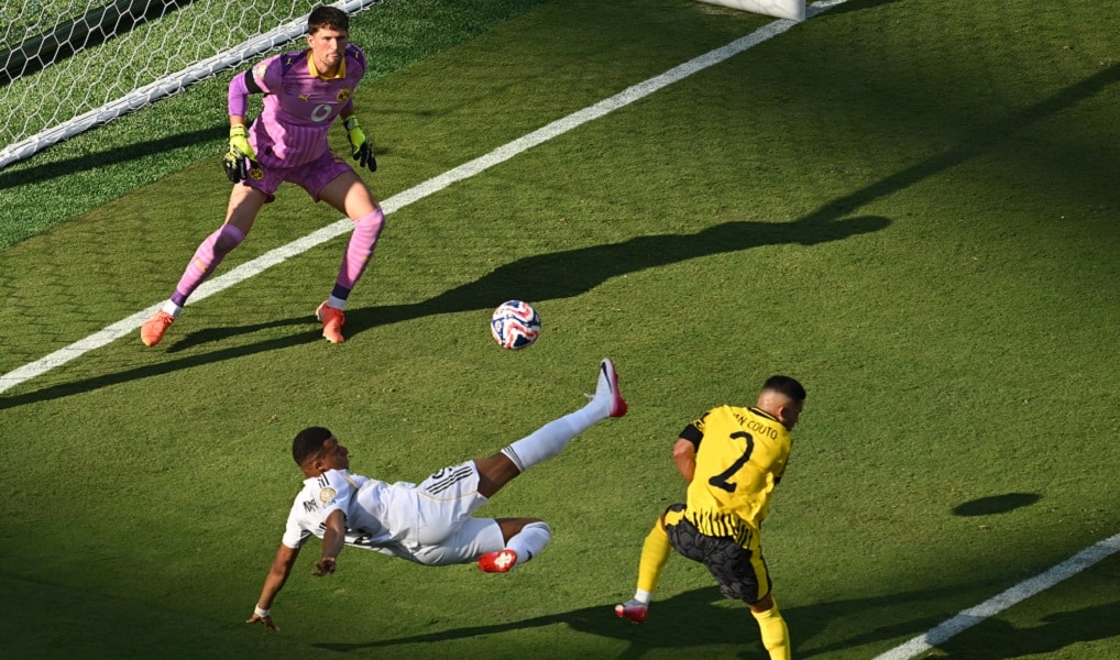 Mbappé BRILHA e Real Madrid DERROTA Dortmund! Semifinal do Mundial promete BATALHA entre Gigantes!