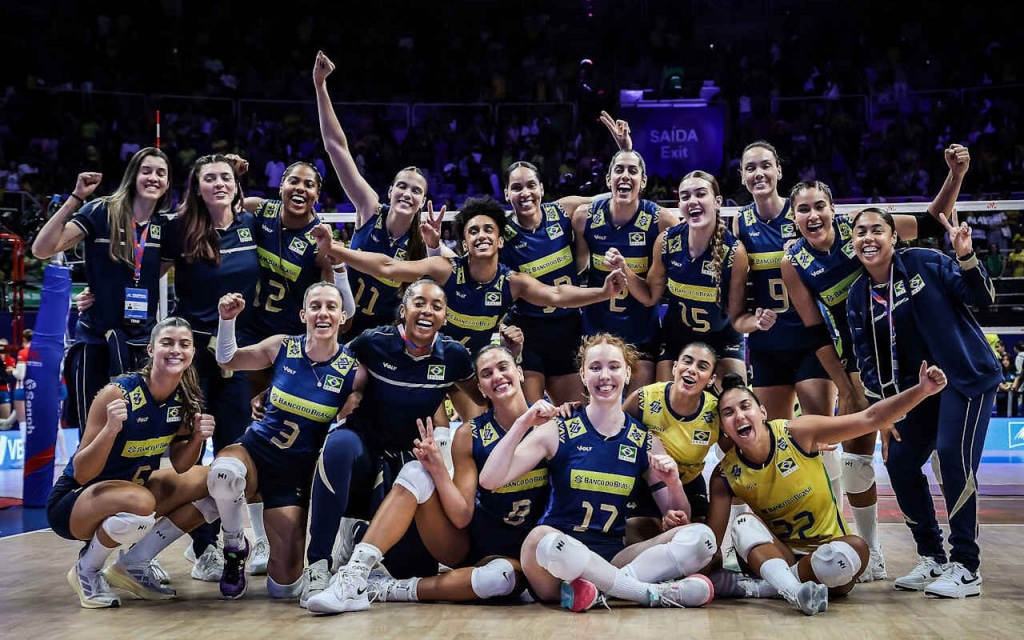 Seleção Brasileira de Vôlei Feminino ARRASA e DESTRÓI a Bulgária na VNL!