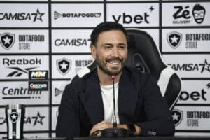 Surpreendente Revelação! Davide Ancelotti Fala Português Fluente e Desvenda Segredos da Relação com o Pai Enquanto Exalta o Botafogo!