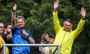 Tarcísio Defende Bolsonaro: 'Só o Povo Pode Julgar!' - Eco de Trump Abala Brasil!