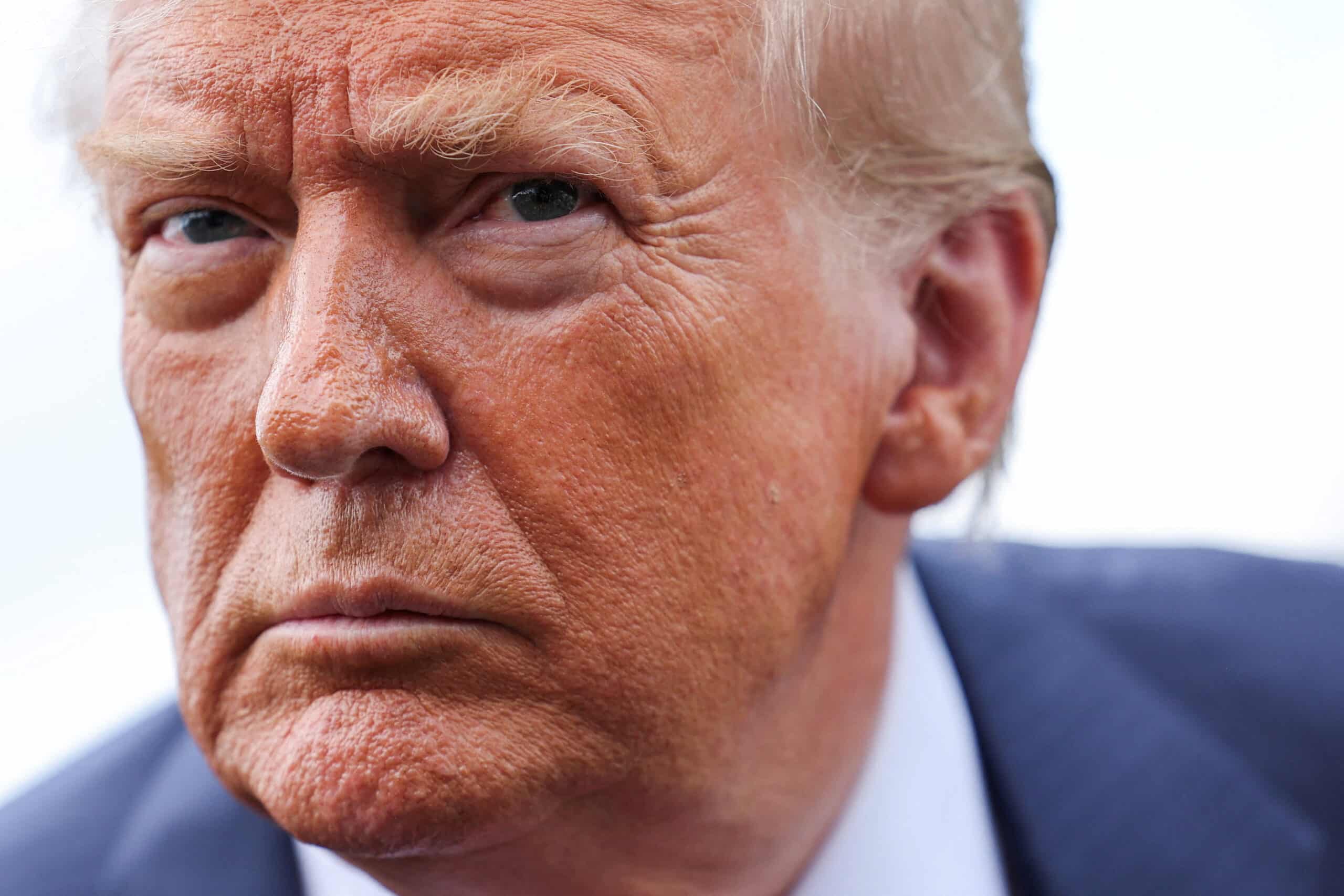 Tarifas de Trump: O Alerta Vermelho da Fragilidade Diplomática do Brasil!