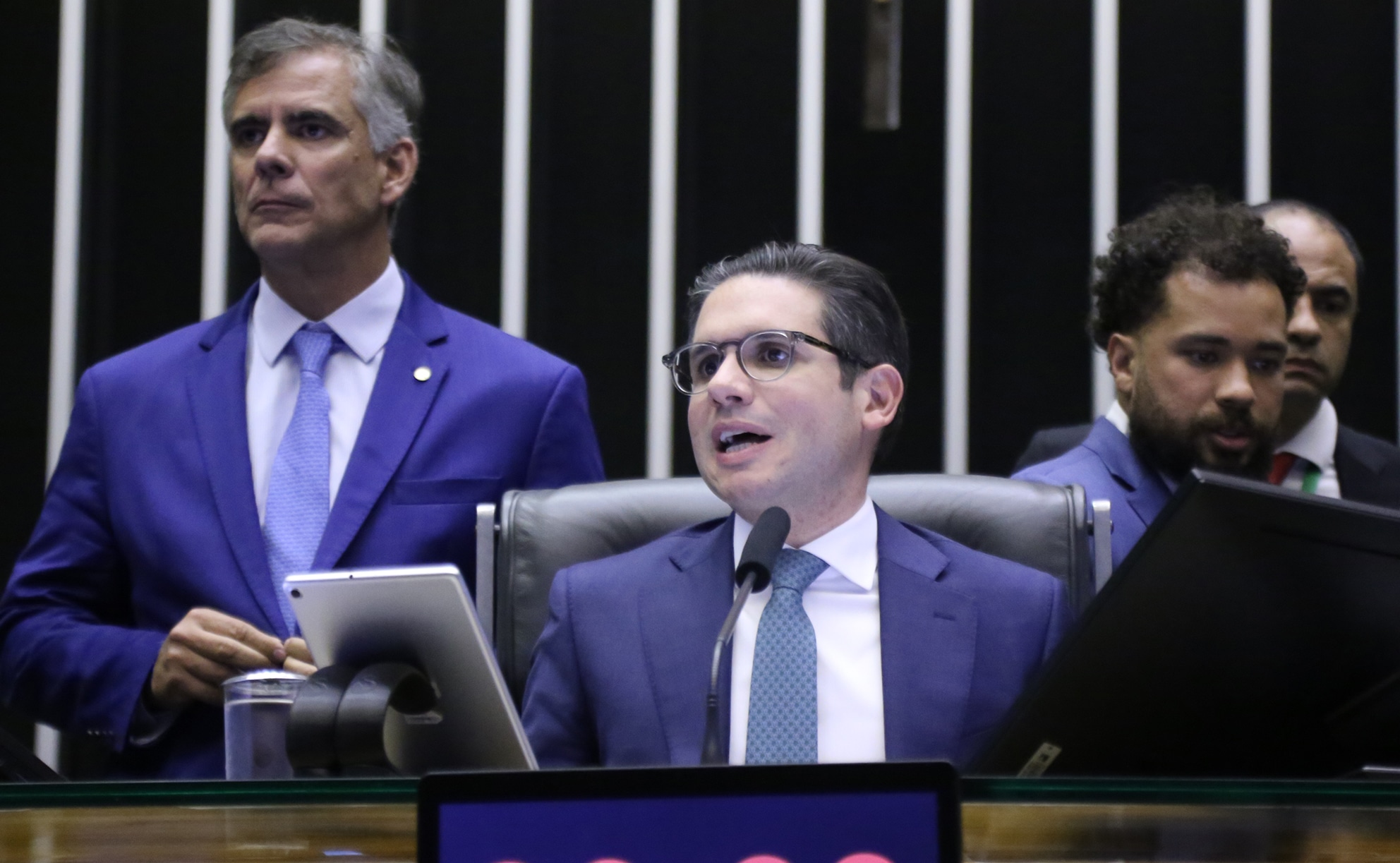 URGENTE: Câmara Aprova PEC Que Libera Gastos Bilionários com Precatórios em 2026!