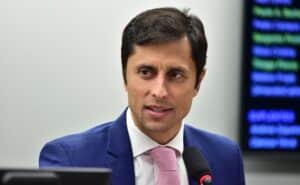 URGENTE: Duarte Jr. Bomba o Alarme e Lança Projeto Para Derrubar Decreto que Corta Acesso ao BPC!