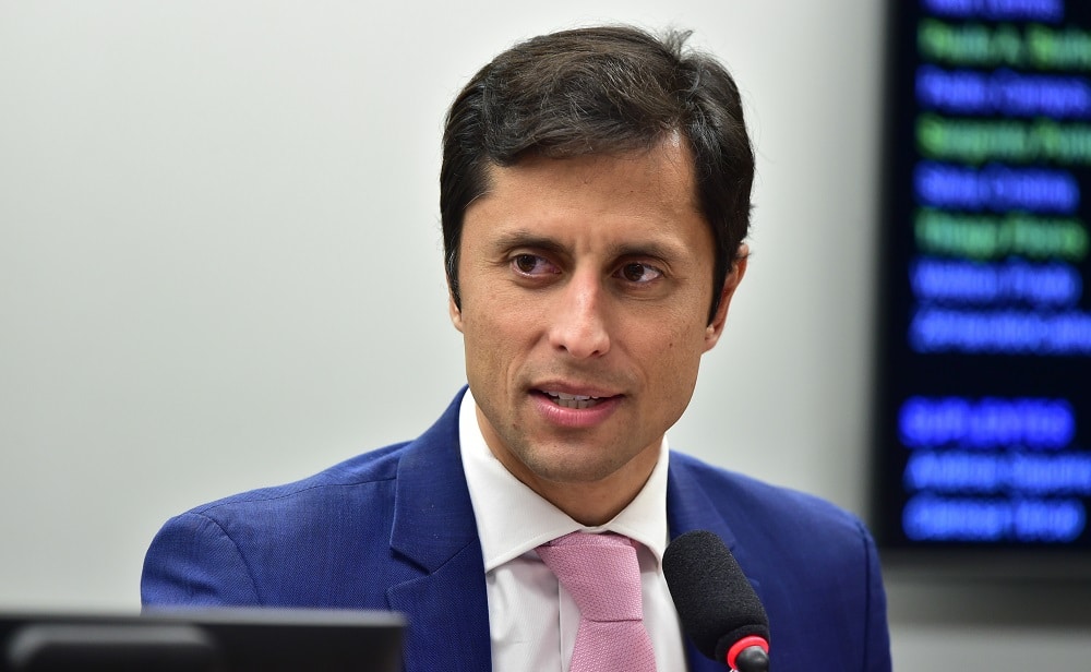 URGENTE: Duarte Jr. Bomba o Alarme e Lança Projeto Para Derrubar Decreto que Corta Acesso ao BPC!