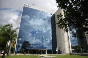 URGENTE: INSS ANUNCIA REDUÇÃO NAS FILAS - DADOS CHOCAREM O PAÍS!