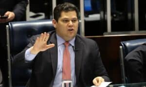 URGENTE: Oposição EXIGE o FIM do Recesso no Congresso! Alcolumbre Resiste!