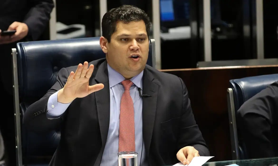 URGENTE: Oposição EXIGE o FIM do Recesso no Congresso! Alcolumbre Resiste!