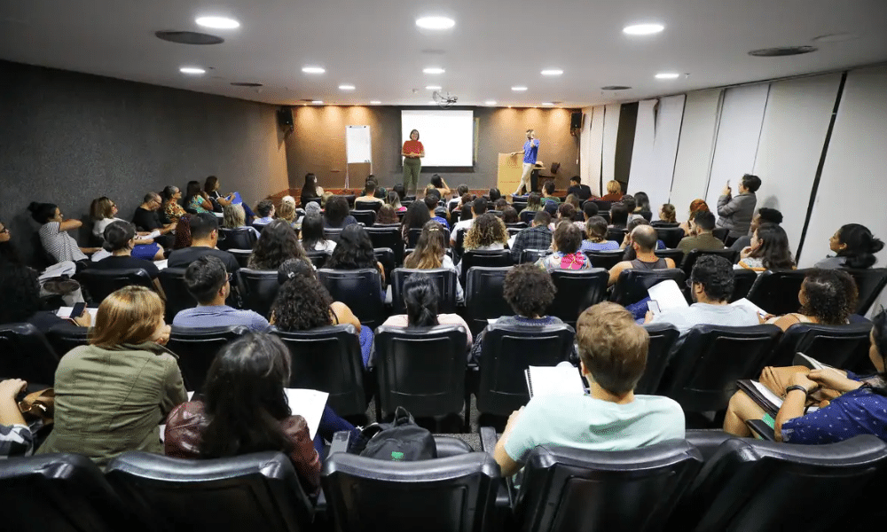 URGENTE: Salários de até R$ 16.413,35 à Vista! Descubra as Carreiras dos Sonhos!