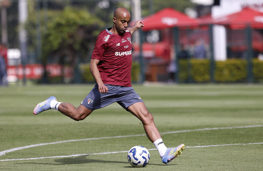 URGENTE: São Paulo Realiza Novo Procedimento em Lucas Moura e Torcida Entra em Pânico: 'Volta Segura Pode Demorar!'