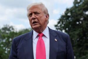 URGENTE: Trump Grita “Investigação!” e EUA Miram Brasil em Nova Guerra Comercial!