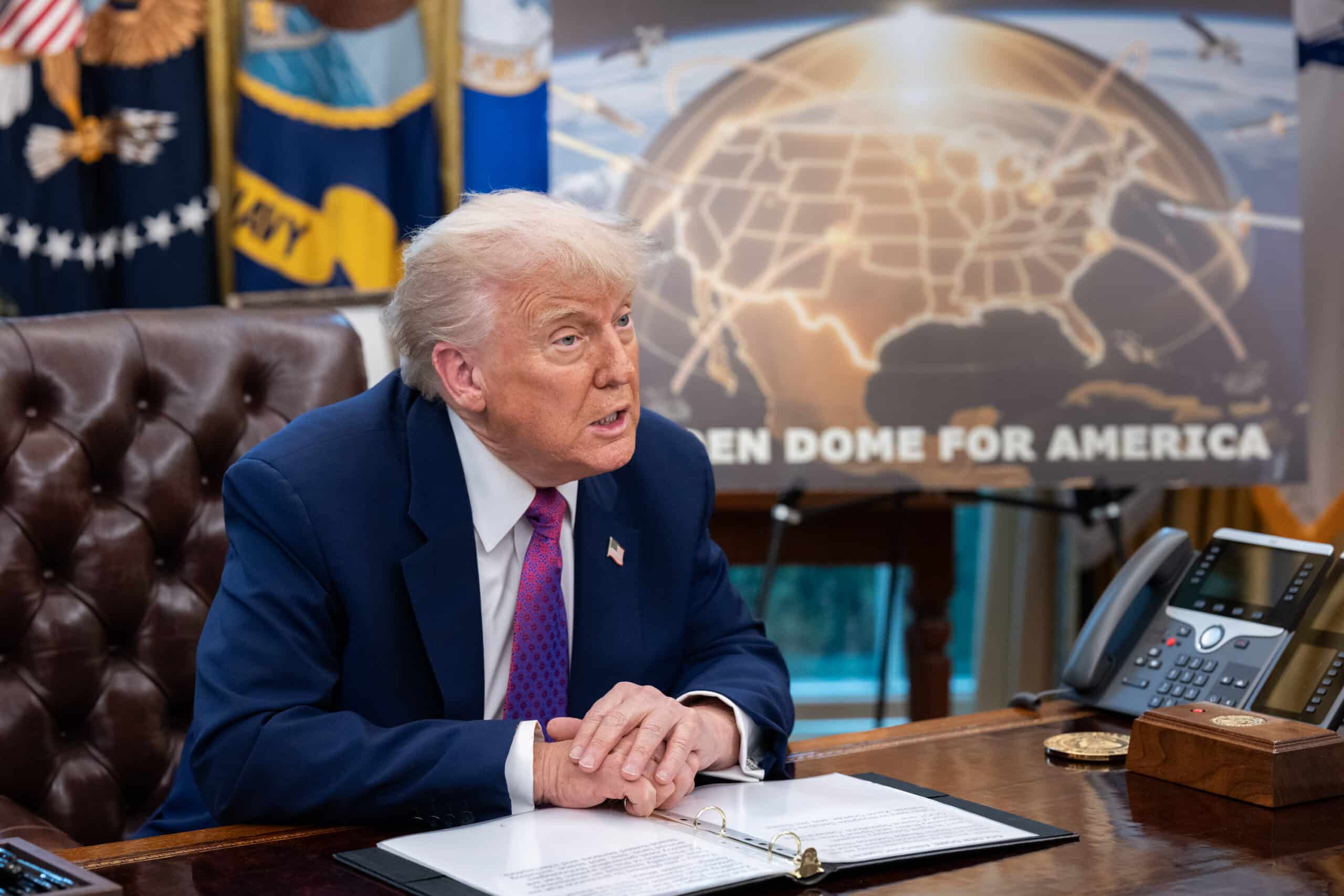URGENTE: Trump JOGA TARIFAS PARA AGOSTO! O QUE ESTÁ POR TRÁS DESSE DRAMA?