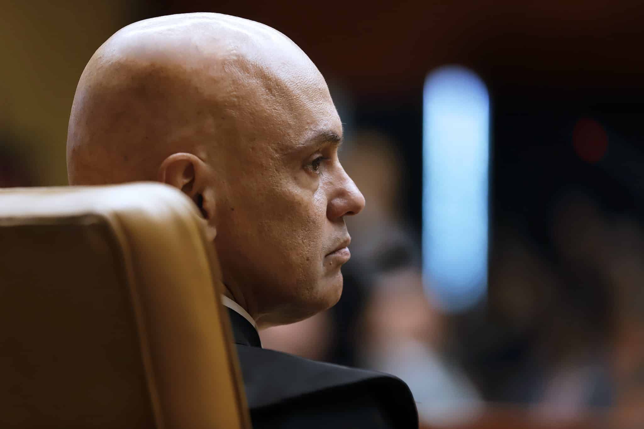 URGENTE: Visto de Moraes e Seus Aliados REVOCADO! O Golpe de Trump Agita os Tribunais!