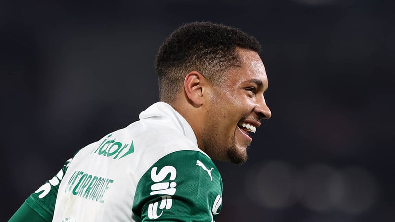 Vitor Roque: O Incrível Retorno do Craque Após o 'Maracanazo'!