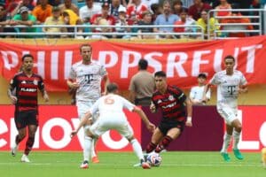 Zico Desafia Gigante Alemão: 'Bayern Só Brilhou com Uma Defesa!'