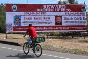 ALERTA MÁXIMO: Maduro Mobiliza 15 MIL SOLDADOS na Fronteira com a Colômbia!