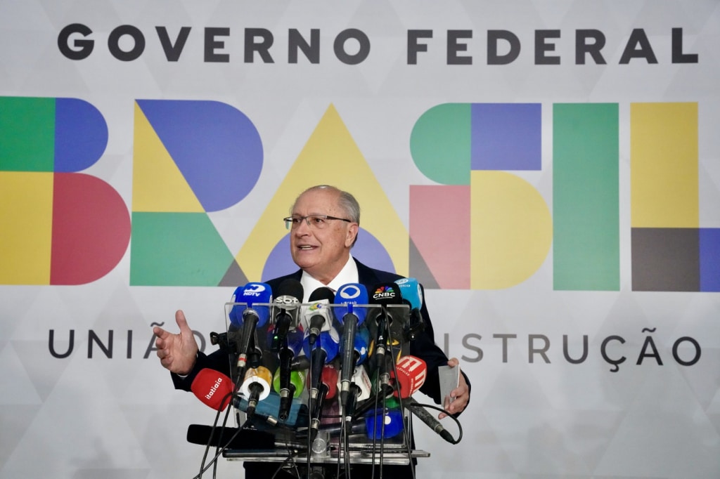 Alckmin Brilha no Governo: Negociações Secretas com os EUA em Jogo!
