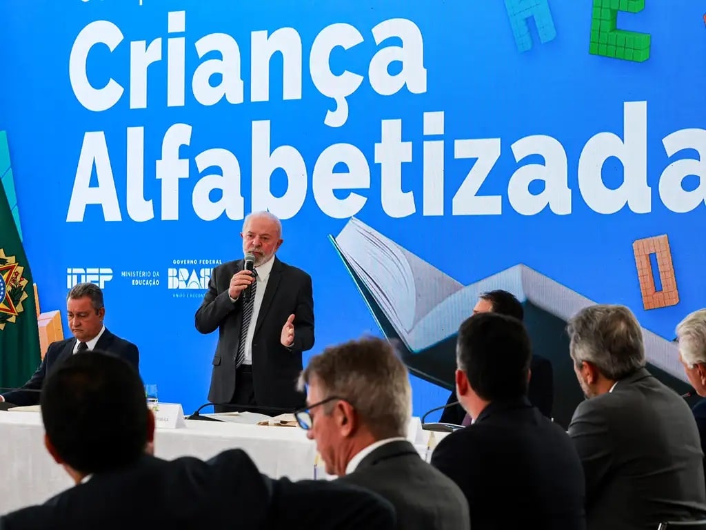Alfabetização ou Indoctrinação? O Plano Polêmico do Governo que Choca o País!