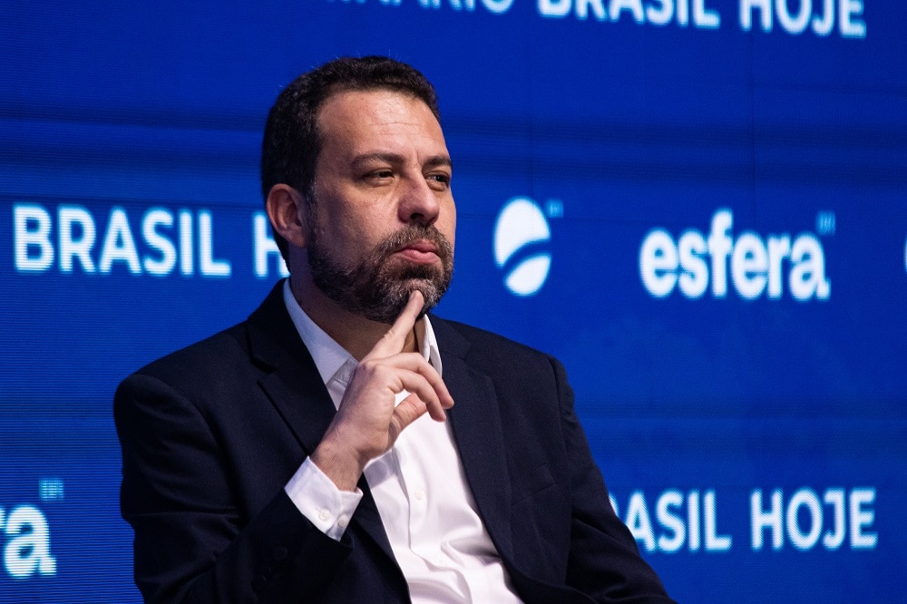 Boulos Lança Alerta: Cassar Eduardo Bolsonaro é a Última Chance para Salvar a Moral do Congresso!