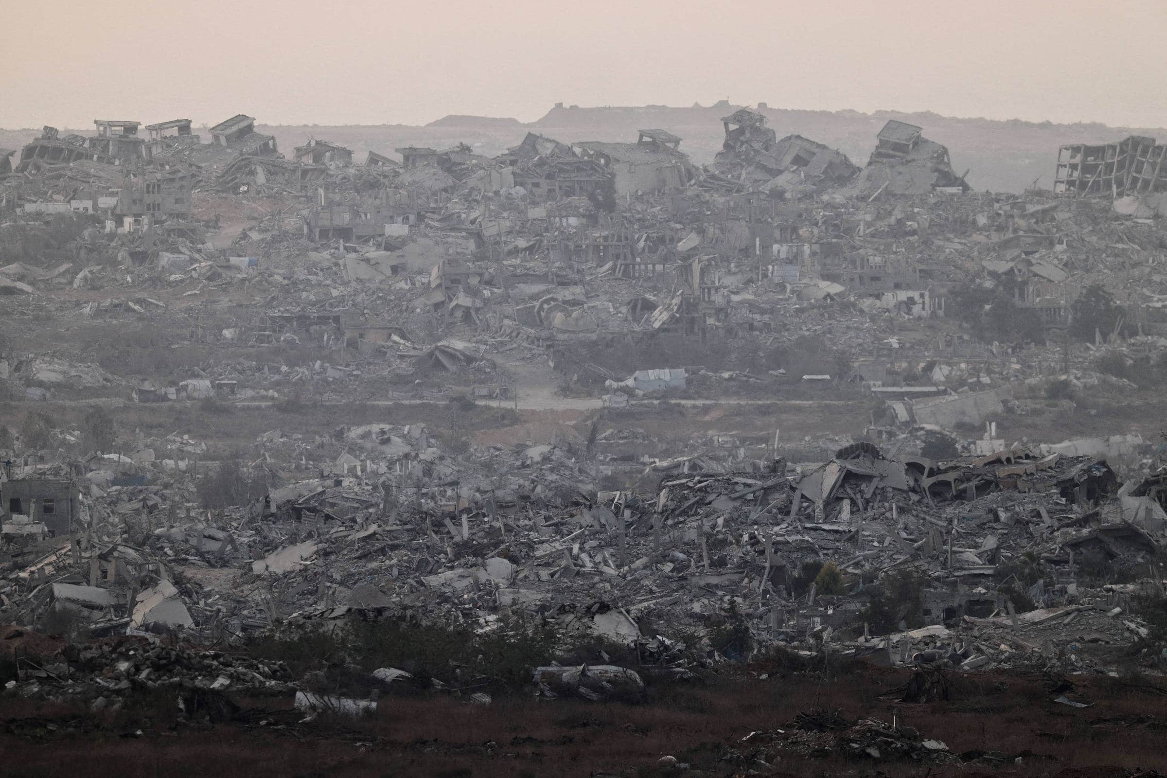 Caos em Gaza: Israel Destrói Casas em Ataques Brutais!