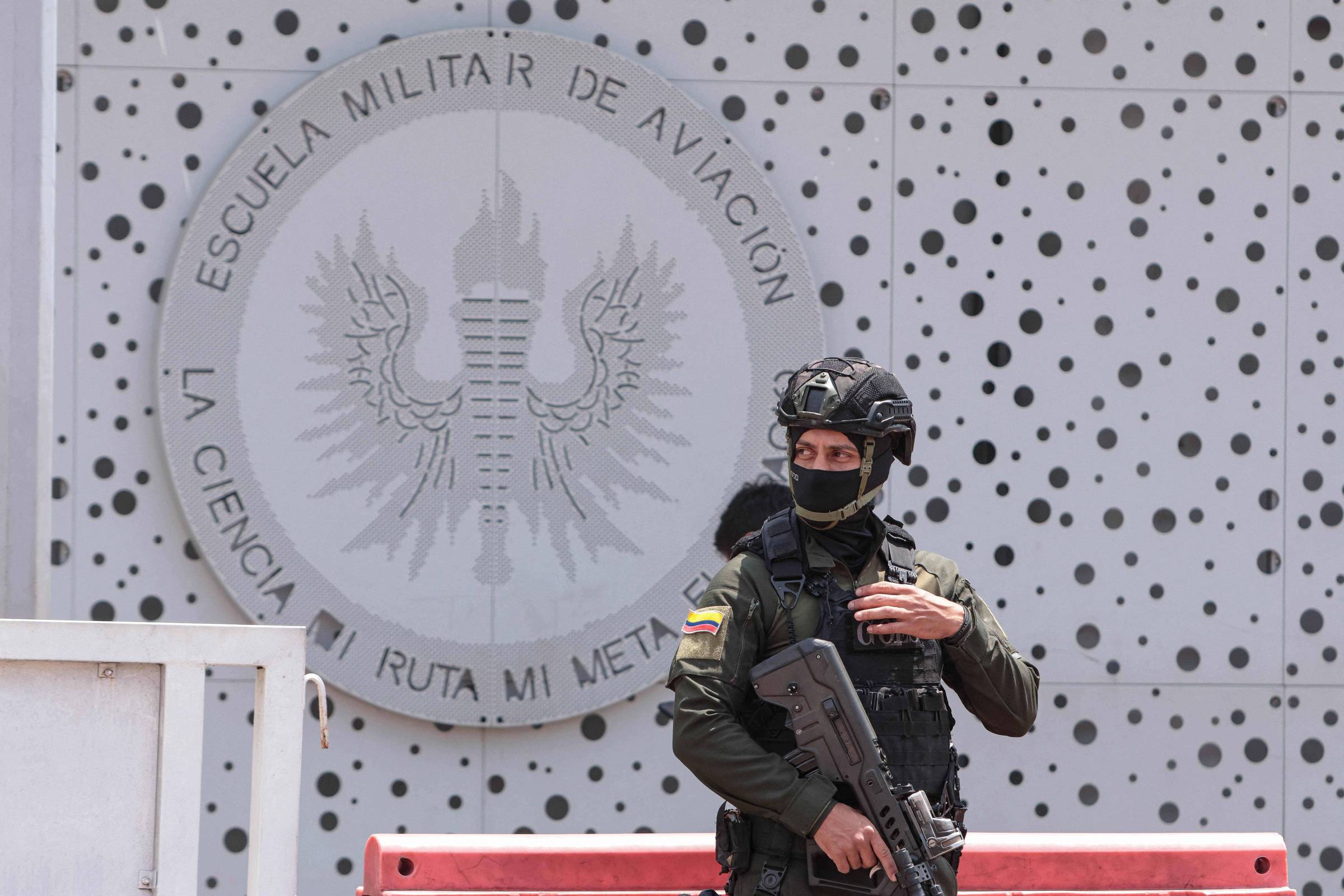 Chocante! 33 Militares Colômbianos Sequestrados GANHAM LIBERDADE!