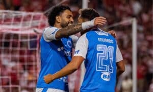Choque de Gigantes! Cruzeiro e Vasco Despacham Rivais e Arrasam na Copa do Brasil!