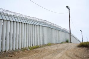 Choque nos EUA: Imigração em Colapso Histórico!