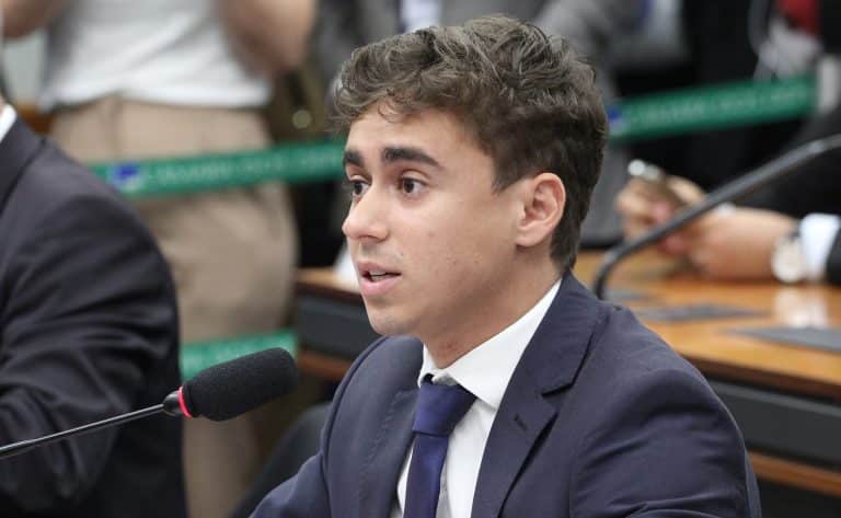 Fim da Aprovação Automática: Escolas em Crise e Conflito Explosivo!