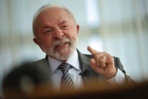 LUCA DESAFIA TRUMP: 'NÃO VOU ME HUMILHAR!' – Lula promete guerra de tarifas com os BRICS!