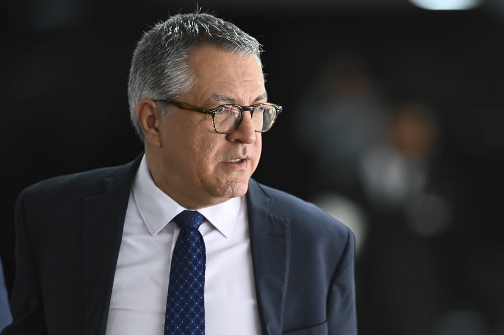 Padilha em Chamas: 'Saúde e Soberania NÃO Se Vendem' Após Choque dos EUA!