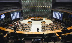 Revolta nos Bastidores: Oposição Luta para Derrubar Taxação dos Ricos!