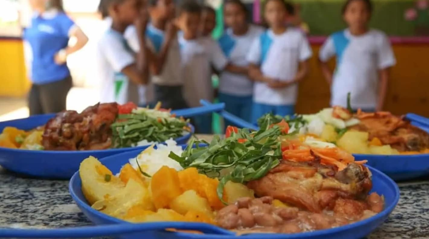 São Paulo Corta Laços com Empresa Após Proibição CHOCANTE de Reaproveitar Merenda!